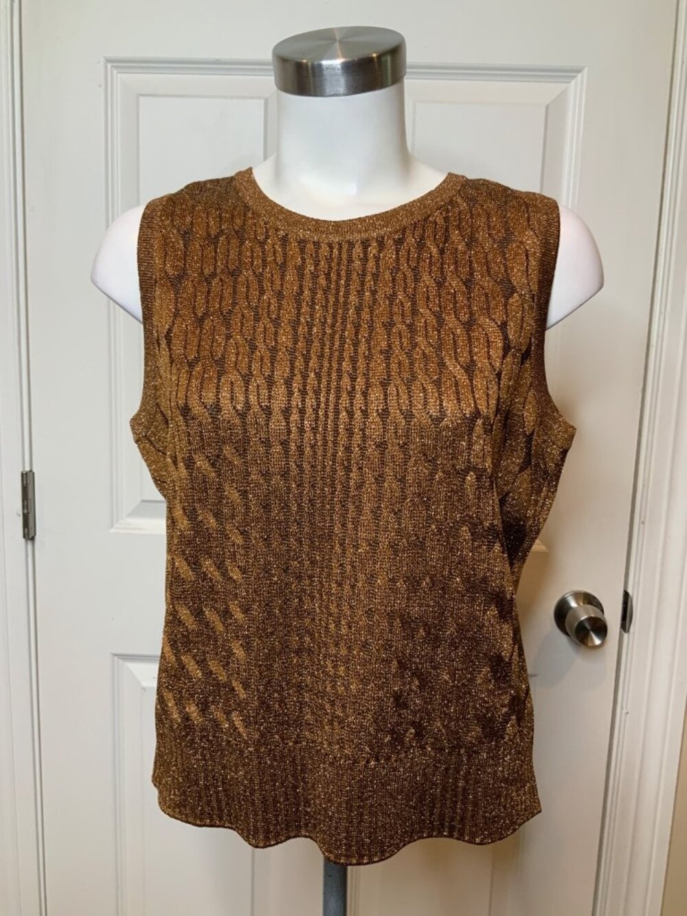 St. John Shimmering Bronze Cable Knit Sleeveless Sweater Shell, Size M